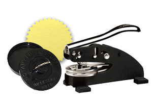 This notary deluxe kit for the state of Texas meets state regulations & provides top quality embossed impressions. Also comes with seal inker & foil seals.